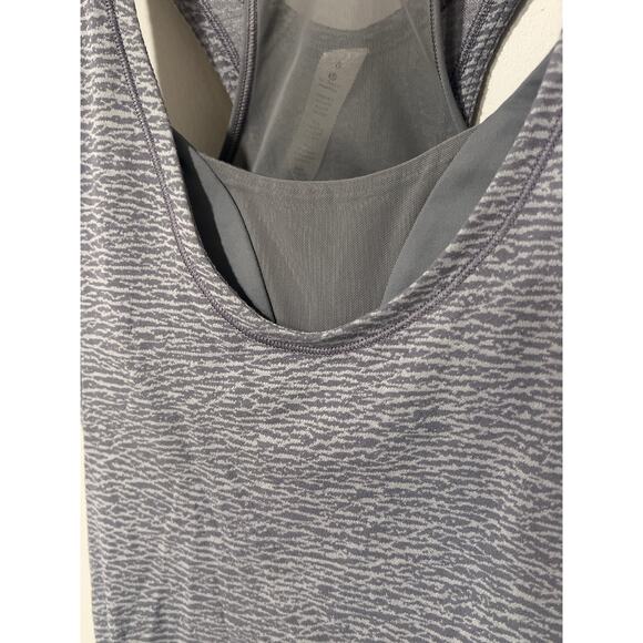 Lululemon Glide and Stride Gray Built in Sports Bra/ Running Shirt Size 6, KB451 - Picture 3 of 6